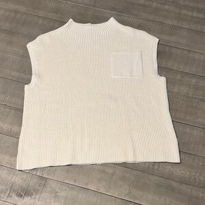 Chic White Sleeveless Sweater Knit Top